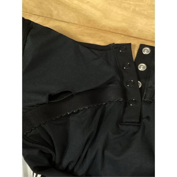 New. Seafolly belted one piece. US Size 8. Retails $149 - Picture 12 of 13